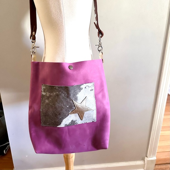 B.A.G. Bad A💗💗 Girls crossbody all leather purse - Picture 2 of 16